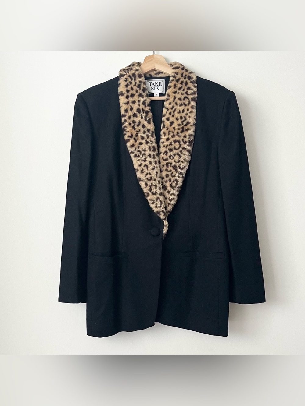 Vintage Women's 100% Wool Black Blazer Faux Fur Animal Print Collar Size 8 USA